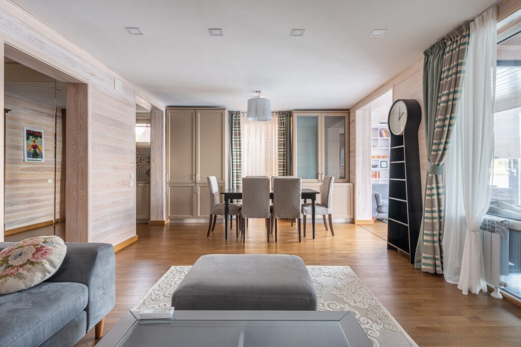 clean-dinning-room-carpet-white